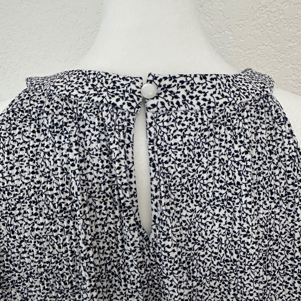 Adrianna Papell Blouse Women Size M Black White Floral Halter Sleeveless Top - Picture 6 of 10